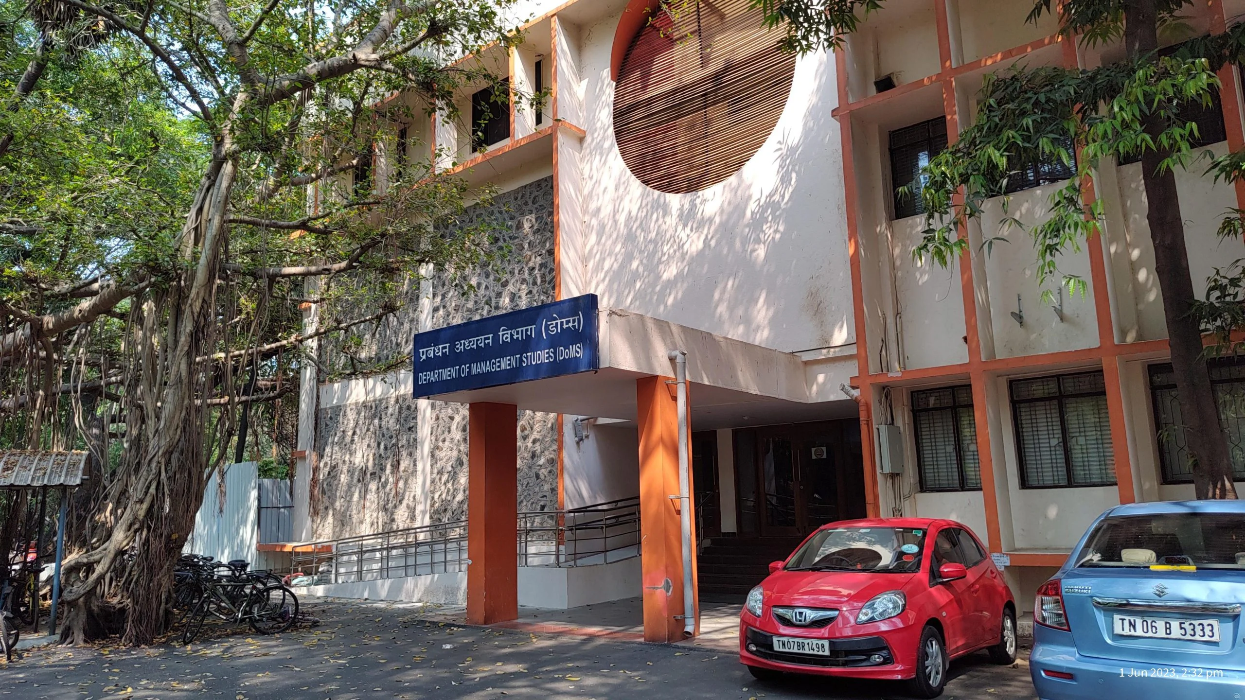 IIT Madras TechMBA Students Collaborating